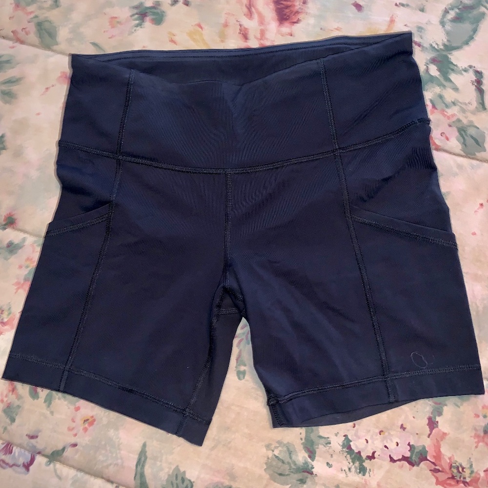 LuluLemon Black Shorts Size 6